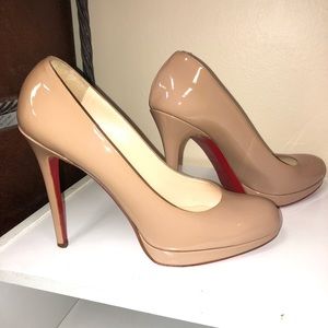 Authentic Christian Louboutin Simple Pump. Nude size 40